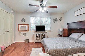 Cabin w/ Hot Tub in Valley View: Pets Welcome!