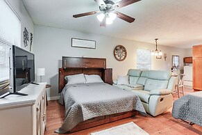 Cabin w/ Hot Tub in Valley View: Pets Welcome!