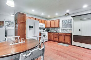 Cabin w/ Hot Tub in Valley View: Pets Welcome!