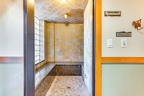 Walk to Lifts: Dillon Ski Condo in Keystone Resort