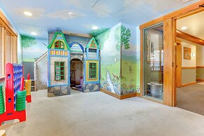 Walk to Lifts: Dillon Ski Condo in Keystone Resort