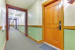 Walk to Lifts: Dillon Ski Condo in Keystone Resort