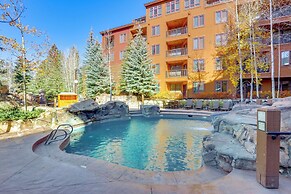 Walk to Lifts: Dillon Ski Condo in Keystone Resort