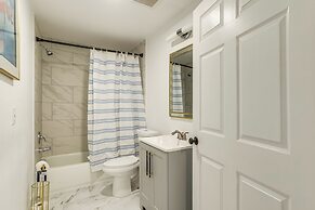 4 Mi to Gaylord Rockies: Modern Aurora Apartment