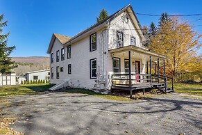 Retreat w/ Deck & Grill: 1 Mi to Hunter Mtn Resort