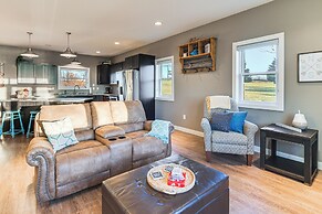 Lakefront Gem: Grills & Fire Pit in Dent