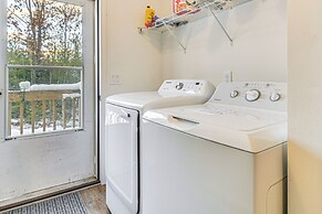 Near Skiing: Serene Harrison Retreat w/ Fire Pit