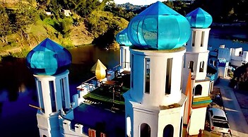 Hotel y Termales Castillo del Lago