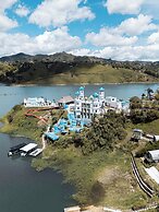 Hotel y Termales Castillo del Lago