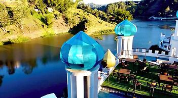 Hotel y Termales Castillo del Lago