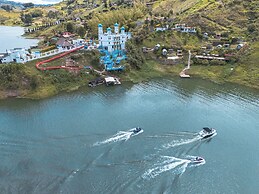 Hotel y Termales Castillo del Lago
