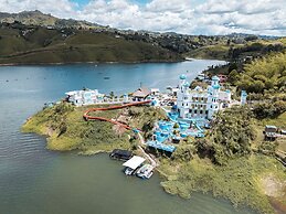 Hotel y Termales Castillo del Lago