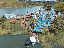 Hotel y Termales Castillo del Lago