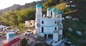 Hotel y Termales Castillo del Lago