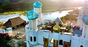 Hotel y Termales Castillo del Lago