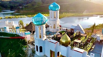 Hotel y Termales Castillo del Lago