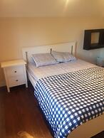 Room in Guest Room - Queen Room 2 Brampton Toronto Canada
