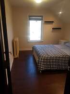 Room in Guest Room - Queen Room 2 Brampton Toronto Canada