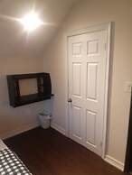 Room in Guest Room - Queen Room 2 Brampton Toronto Canada