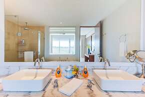Península Beachfront Residences