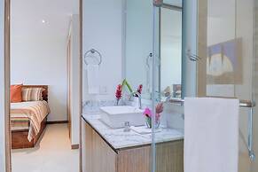 Península Beachfront Residences