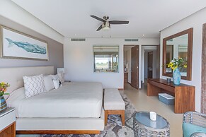 Península Beachfront Residences