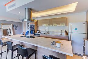 Península Beachfront Residences