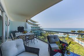 Península Beachfront Residences