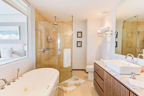 Península Beachfront Residences