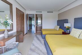 Península Beachfront Residences