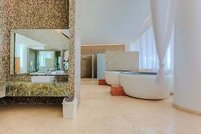 Península Beachfront Residences