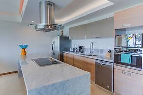 Península Beachfront Residences