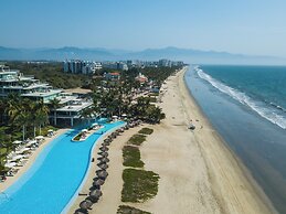 Península Beachfront Residences