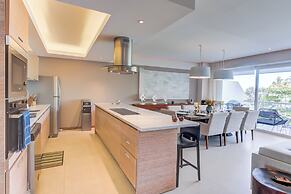 Península Beachfront Residences