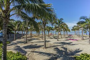 Marítima Beachfront Playa Flamingos