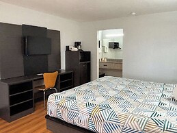 Studio 6 Sulphur, LA