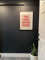 Cottage Street Downtown New Apartment