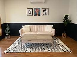 Cottage Street Downtown New Apartment