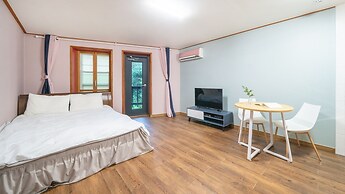 Ganghwado Maniggolstay Pension