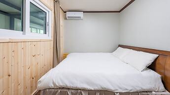 Ganghwado Maniggolstay Pension