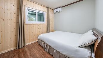 Ganghwado Maniggolstay Pension