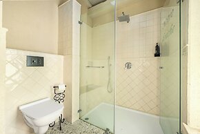 The Stone-age Palace by Sea N' Rent