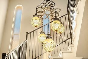 The Stone-age Palace by Sea N' Rent