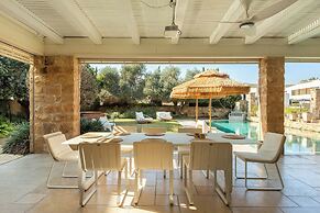 The Stone-age Palace by Sea N' Rent