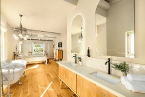 The Stone-age Palace by Sea N' Rent