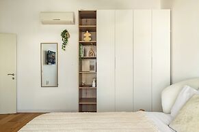 The Stone-age Palace by Sea N' Rent