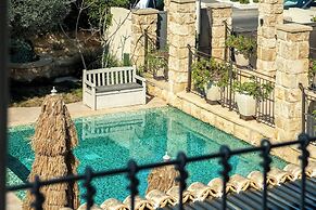 The Stone-age Palace by Sea N' Rent