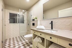 The Stone-age Palace by Sea N' Rent