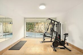 The Stone-age Palace by Sea N' Rent