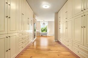 The Stone-age Palace by Sea N' Rent